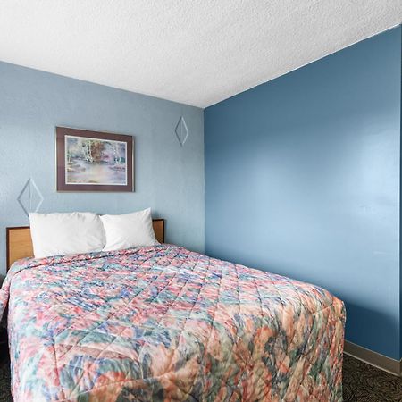 Broadway Inn カウンシルブラフス エクステリア 写真